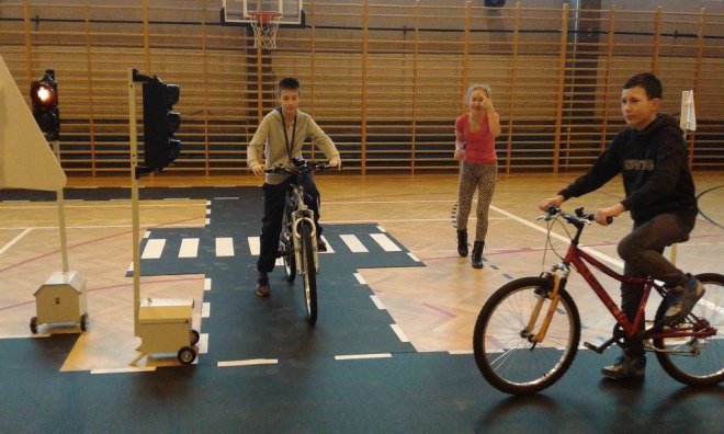 Mobilne miasteczko rowerowe w ostrołęckiej „dziesiątce” [16.11.2015] - zdjęcie #76 - eOstroleka.pl