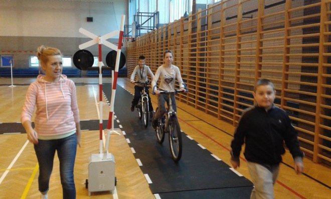 Mobilne miasteczko rowerowe w ostrołęckiej „dziesiątce” [16.11.2015] - zdjęcie #73 - eOstroleka.pl