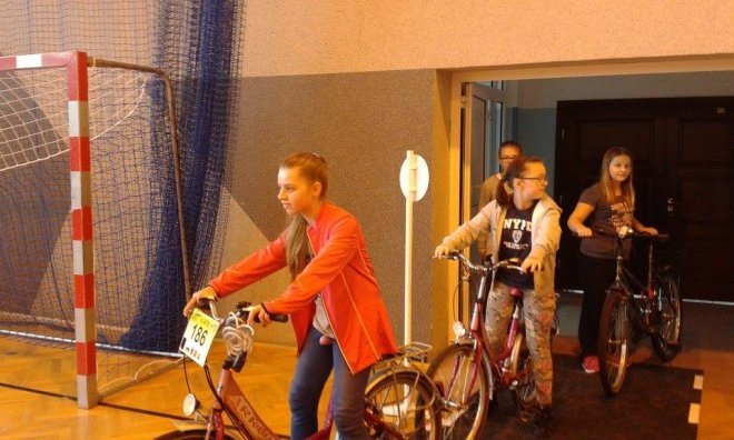 Mobilne miasteczko rowerowe w ostrołęckiej „dziesiątce” [16.11.2015] - zdjęcie #69 - eOstroleka.pl