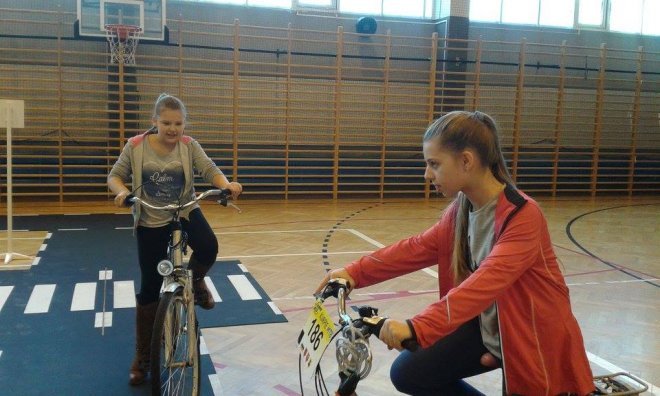 Mobilne miasteczko rowerowe w ostrołęckiej „dziesiątce” [16.11.2015] - zdjęcie #54 - eOstroleka.pl