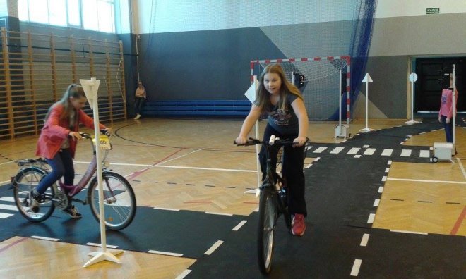 Mobilne miasteczko rowerowe w ostrołęckiej „dziesiątce” [16.11.2015] - zdjęcie #38 - eOstroleka.pl