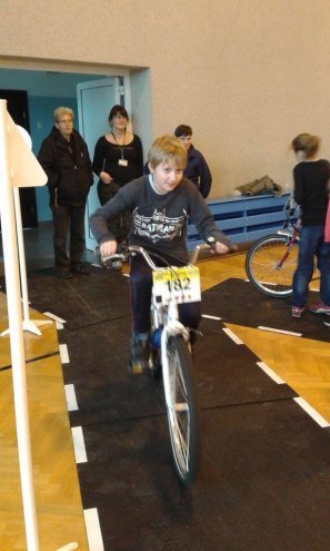 Mobilne miasteczko rowerowe w ostrołęckiej „dziesiątce” [16.11.2015] - zdjęcie #23 - eOstroleka.pl