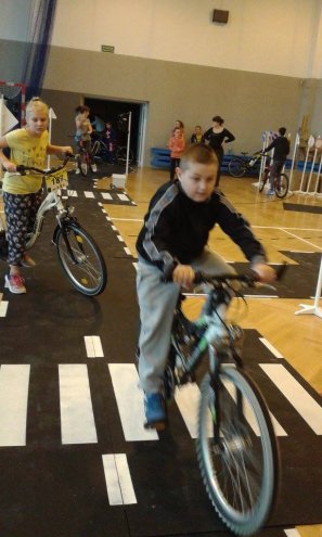 Mobilne miasteczko rowerowe w ostrołęckiej „dziesiątce” [16.11.2015] - zdjęcie #13 - eOstroleka.pl