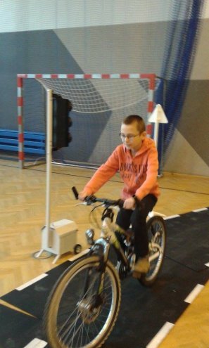 Mobilne miasteczko rowerowe w ostrołęckiej „dziesiątce” [16.11.2015] - zdjęcie #3 - eOstroleka.pl