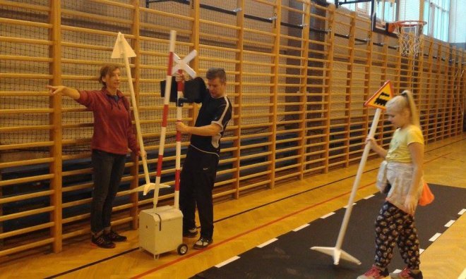 Mobilne miasteczko rowerowe w ostrołęckiej „dziesiątce” [16.11.2015] - zdjęcie #2 - eOstroleka.pl