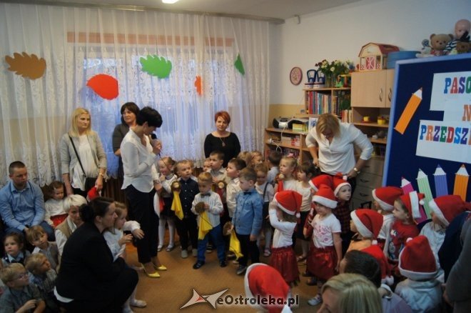 Pasowanie na przedszkolaka w Olszewie-Borkach [16.11.2015] - zdjęcie #16 - eOstroleka.pl