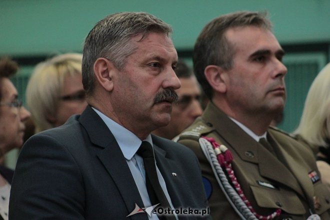 Uroczystości z okazji Święta Niepodległości w ZSZ nr 2 w Ostrołęce [17.11.2015] - zdjęcie #64 - eOstroleka.pl
