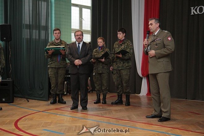 Uroczystości z okazji Święta Niepodległości w ZSZ nr 2 w Ostrołęce [17.11.2015] - zdjęcie #1 - eOstroleka.pl