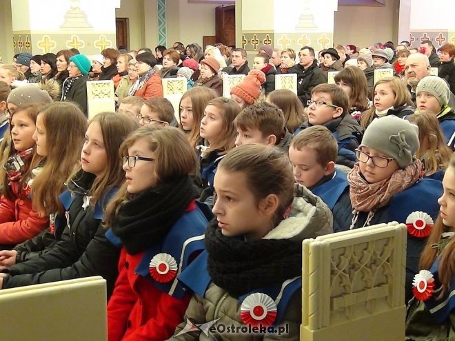 Troszyn: Akademia z okazji Święta Niepodległości [19.11.2015] - zdjęcie #9 - eOstroleka.pl