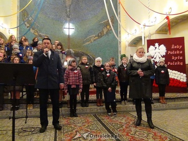 Troszyn: Akademia z okazji Święta Niepodległości [19.11.2015] - zdjęcie #38 - eOstroleka.pl