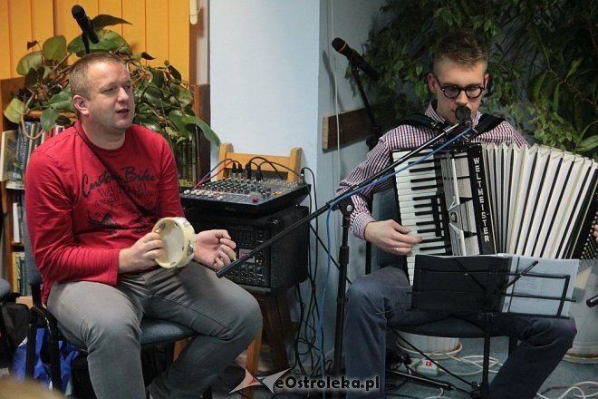 Wieczór w Arce: Zupa Grzybowa i muzyka rosyjskich bardów [19.11.2015] - zdjęcie #10 - eOstroleka.pl