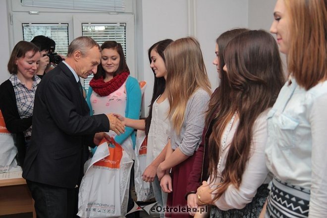 Szkolni sportowcy z powiatu ostrołęckiego z nagrodami starosty [20.11.2015] - zdjęcie #25 - eOstroleka.pl