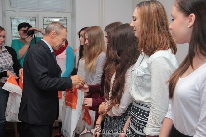 Szkolni sportowcy z powiatu ostrołęckiego z nagrodami starosty [20.11.2015] - zdjęcie #23 - eOstroleka.pl