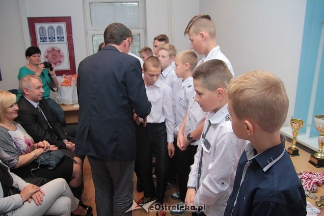 Szkolni sportowcy z powiatu ostrołęckiego z nagrodami starosty [20.11.2015] - zdjęcie #15 - eOstroleka.pl