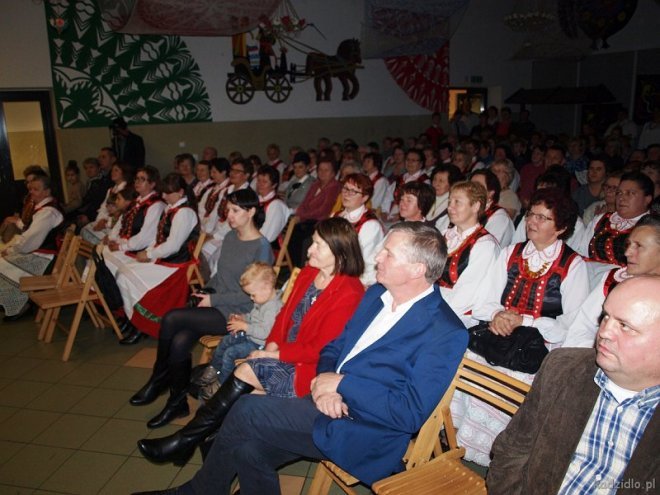 Jesienny Festiwal Kół Gospodyń Wiejskich z gminy Kadzidło [20.11.2015] - zdjęcie #174 - eOstroleka.pl