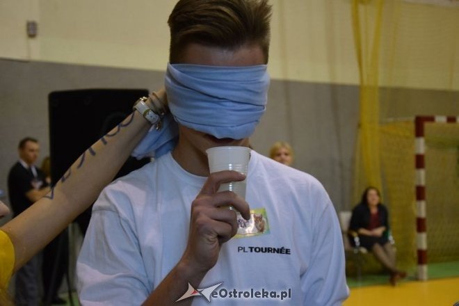 Otrzęsiny pierwszaków z III LO w Ostrołęce [23.11.2015] - zdjęcie #15 - eOstroleka.pl