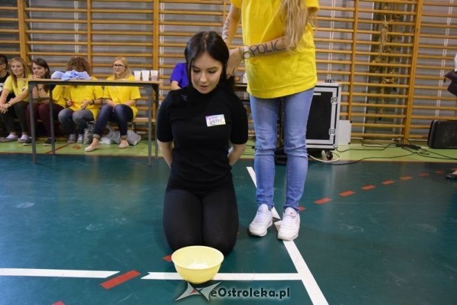 Otrzęsiny pierwszaków z III LO w Ostrołęce [23.11.2015] - zdjęcie #10 - eOstroleka.pl