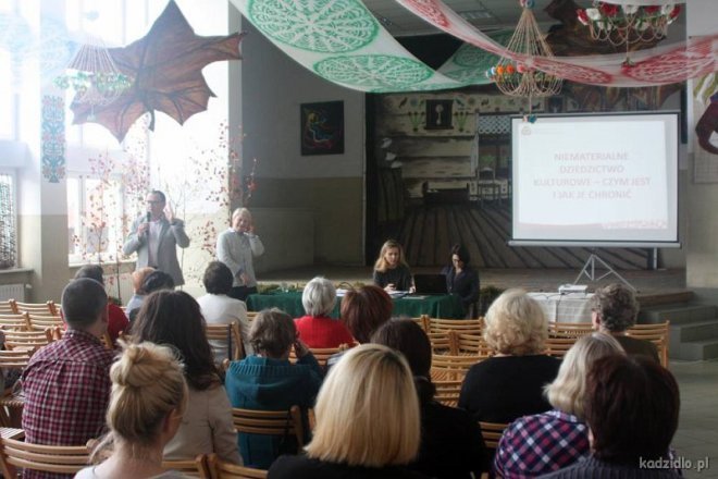 Kadzidło: O ochronie dziedzictwa kulturowego Kurpiowszczyzny [23.11.2015] - zdjęcie #1 - eOstroleka.pl