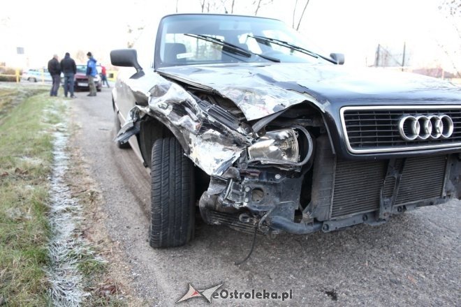 Wypadek na Warszawskiej. Pijany 26-latek w audi staranował dwa inne pojazdy [25.11.2015] - zdjęcie #10 - eOstroleka.pl