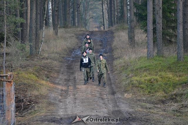 Uczniowie z „dwójki” w IV edycji Rajdu Żołnierza na poligonie w Bemowie Piskim [26.11.2015] - zdjęcie #48 - eOstroleka.pl