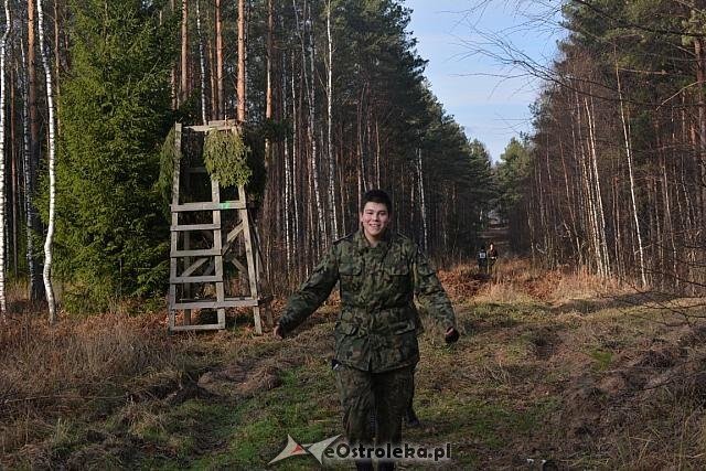 Uczniowie z „dwójki” w IV edycji Rajdu Żołnierza na poligonie w Bemowie Piskim [26.11.2015] - zdjęcie #63 - eOstroleka.pl