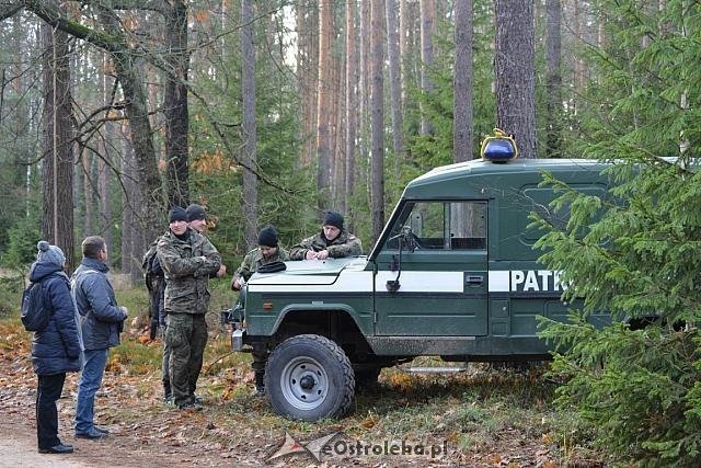 Uczniowie z „dwójki” w IV edycji Rajdu Żołnierza na poligonie w Bemowie Piskim [26.11.2015] - zdjęcie #52 - eOstroleka.pl