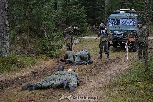 Uczniowie z „dwójki” w IV edycji Rajdu Żołnierza na poligonie w Bemowie Piskim [26.11.2015] - zdjęcie #36 - eOstroleka.pl