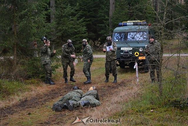Uczniowie z „dwójki” w IV edycji Rajdu Żołnierza na poligonie w Bemowie Piskim [26.11.2015] - zdjęcie #35 - eOstroleka.pl