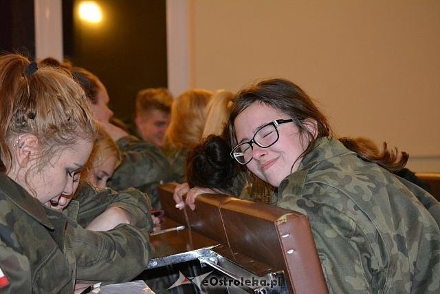 Uczniowie z „dwójki” w IV edycji Rajdu Żołnierza na poligonie w Bemowie Piskim [26.11.2015] - zdjęcie #118 - eOstroleka.pl