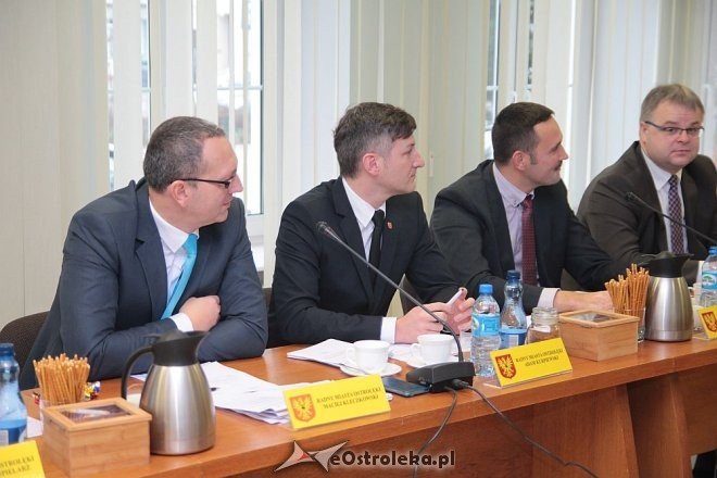 XVIII sesja Rady Miasta w Ostrołęce [26.11.2015] - zdjęcie #7 - eOstroleka.pl
