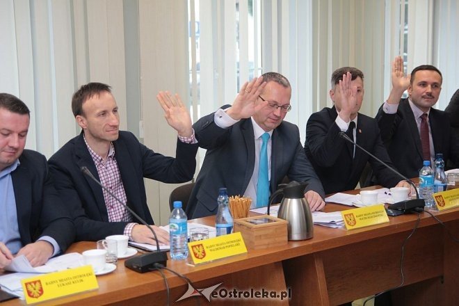 XVIII sesja Rady Miasta w Ostrołęce [26.11.2015] - zdjęcie #18 - eOstroleka.pl