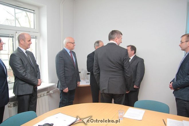 XIII sesja Rady Powiatu: Początek w Starostwie a finał w Czarni [27.11.2015] - zdjęcie #19 - eOstroleka.pl