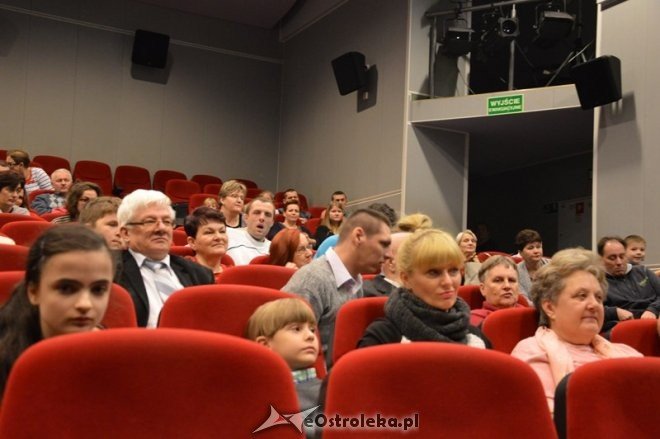 Spotkanie choinkowe Stowarzyszenia Pomocna Dłoń [29.11.2015] - zdjęcie #5 - eOstroleka.pl