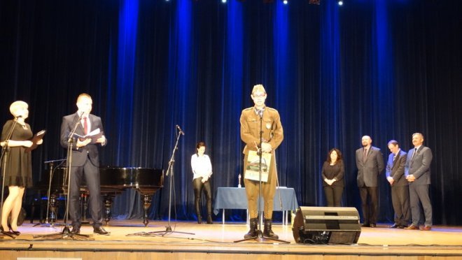 Gala Wolontariatu z Miejskim Ośrodkiem Pomocy Rodzinie [01.12.2015] - zdjęcie #75 - eOstroleka.pl