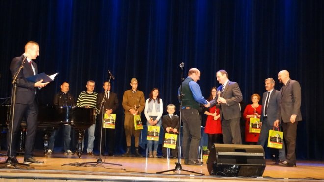 Gala Wolontariatu z Miejskim Ośrodkiem Pomocy Rodzinie [01.12.2015] - zdjęcie #61 - eOstroleka.pl