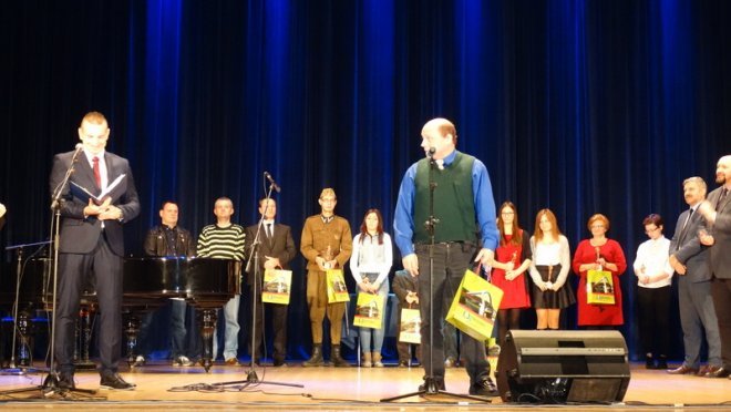 Gala Wolontariatu z Miejskim Ośrodkiem Pomocy Rodzinie [01.12.2015] - zdjęcie #60 - eOstroleka.pl