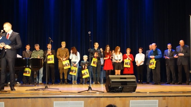 Gala Wolontariatu z Miejskim Ośrodkiem Pomocy Rodzinie [01.12.2015] - zdjęcie #54 - eOstroleka.pl