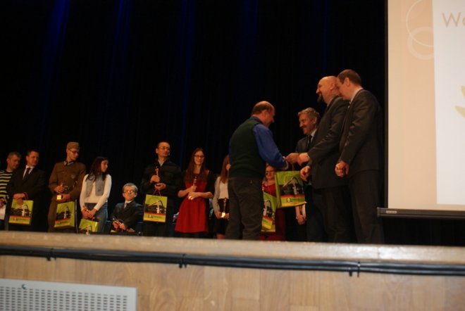 Gala Wolontariatu z Miejskim Ośrodkiem Pomocy Rodzinie [01.12.2015] - zdjęcie #8 - eOstroleka.pl