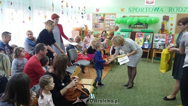 Konkurs fotograficzny „Sportowa Rodzina” w Przedszkolu Miejskim nr 10 [01.12.2015] - zdjęcie #12 - eOstroleka.pl