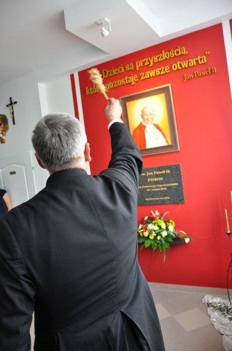 Św. Jan Paweł II patronem „Podstawówki” z Łęgu Starościńskiego [01.12.2015] - zdjęcie #46 - eOstroleka.pl