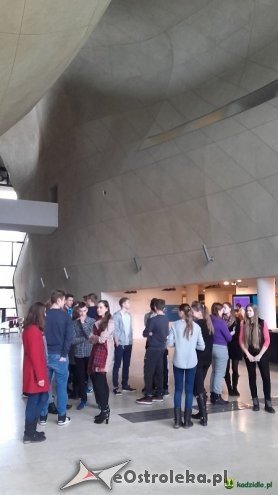 Gimnazjaliści z Kadzidła i Chudka w Muzeum Historii Żydów Polskich [01.12.2015] - zdjęcie #38 - eOstroleka.pl