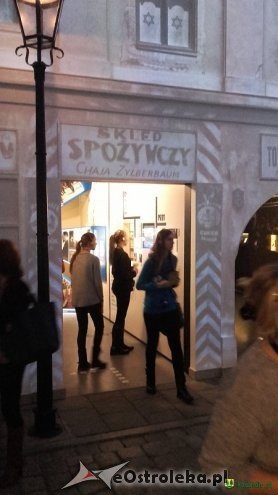 Gimnazjaliści z Kadzidła i Chudka w Muzeum Historii Żydów Polskich [01.12.2015] - zdjęcie #27 - eOstroleka.pl