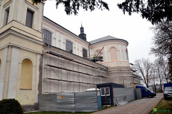 Trwa remont kościoła w Kadzidle [02.12.2015] - zdjęcie #9 - eOstroleka.pl