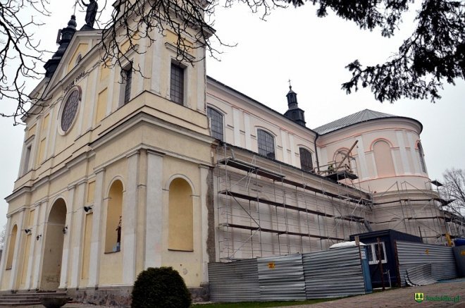 Trwa remont kościoła w Kadzidle [02.12.2015] - zdjęcie #8 - eOstroleka.pl
