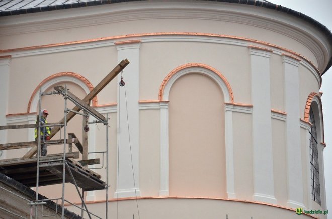 Trwa remont kościoła w Kadzidle [02.12.2015] - zdjęcie #6 - eOstroleka.pl