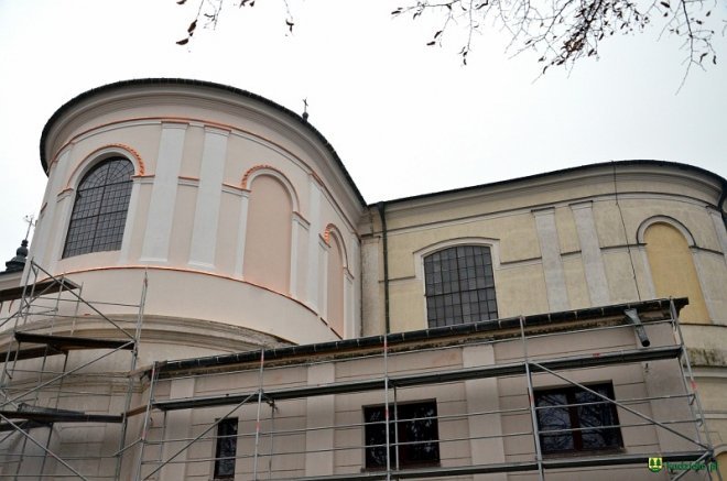 Trwa remont kościoła w Kadzidle [02.12.2015] - zdjęcie #4 - eOstroleka.pl