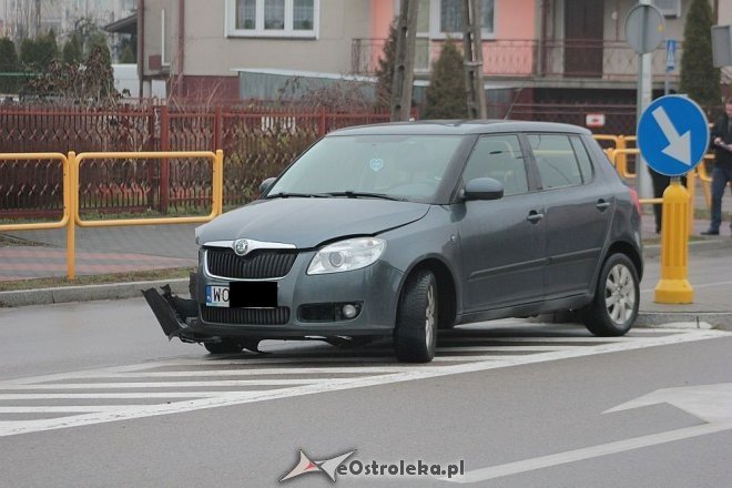 Wypadek na skrzyżowaniu ulic Korczaka i Poznańskiej [03.12.2015] - zdjęcie #6 - eOstroleka.pl