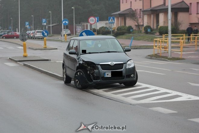 Wypadek na skrzyżowaniu ulic Korczaka i Poznańskiej [03.12.2015] - zdjęcie #7 - eOstroleka.pl
