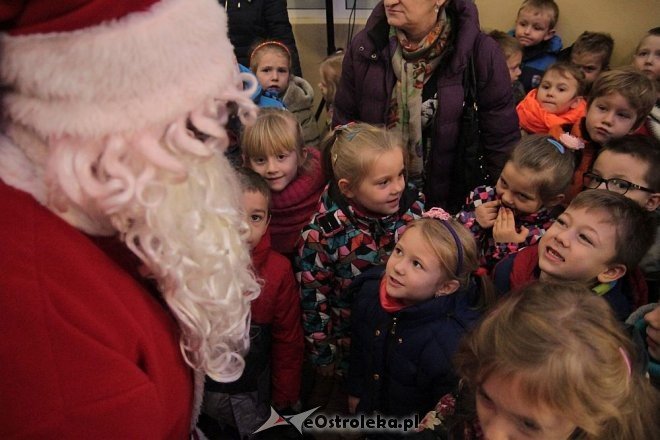 Ostrołęka: Przedszkolaki ubrały choinkę w „Handlowcu” [03.12.2015] - zdjęcie #36 - eOstroleka.pl