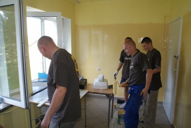 UPS remontuje Dom Dziecka (19.09.09) - zdjęcie #10 - eOstroleka.pl
